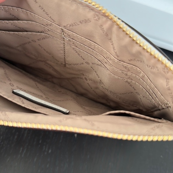 Michael Kors Butterfly appliqué studded XL clutch wristlet - Picture 5 of 9